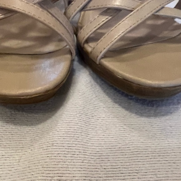 Ladies Tan Strappy heeled Sandals size 8.5 - Picture 2 of 16